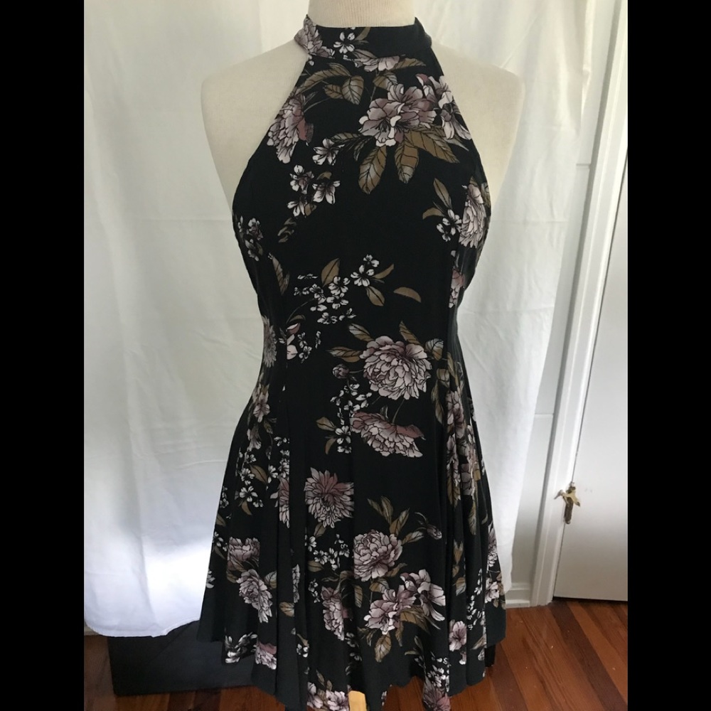 backless dress